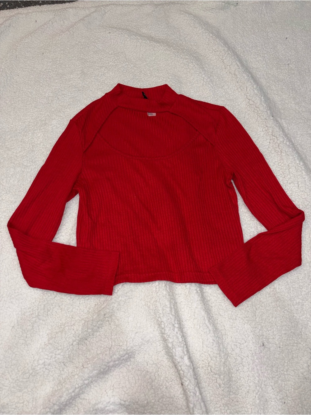 Red Ribbed Long-Sleeve Crop Top - Medium